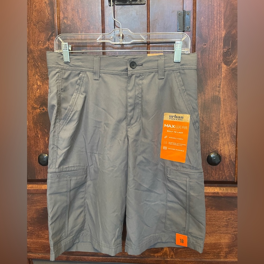 Urban Pipeline Cargo Shorts, size 18